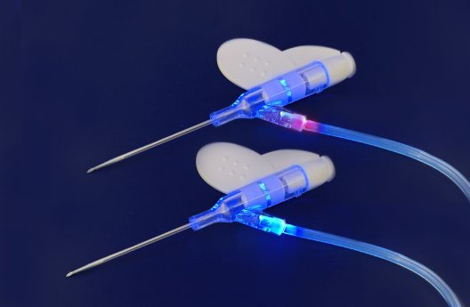 Dymax Europe_Fluorescing Catheters.jpg