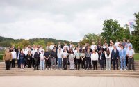 Auf geht’s in eine lehrreiche Zeit: Insgesamt 85 talentierte junge Menschen haben in diesem Sommer ihre berufliche Laufbahn in Unternehmen der Friedhelm Loh Group gestartet. Auf geht’s in eine lehrreiche Zeit: Insgesamt 85 talentierte junge Menschen haben in diesem Sommer ihre berufliche Laufbahn in Unternehmen der Friedhelm Loh Group gestartet.