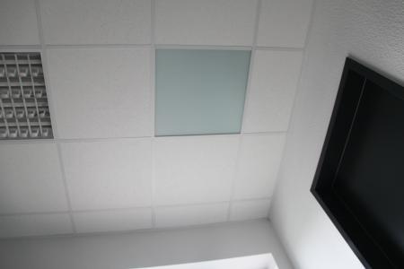 Dezente Wärme in der Rasterdecke mit Vitramo-Heizelementen der Baureihe VH