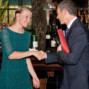 Christine Lämmle wurde mit dem diesjährigen Forschungspreis der Deutschen Gesellschaft für Wundheilung ausgezeichnet ©Hohenstein Instituten