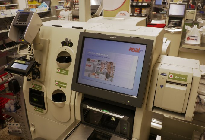 364_Real_ToshibaSelfCheckout_2015_Detail.jpg