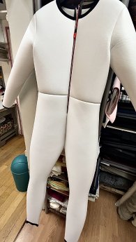 PM 07_26 Bild 2 Skisprunganzug einzeln.jpeg