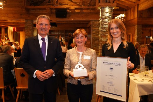 Awardverleihung Prof Dr Guido Quelle - Barbara Scheitz - Linda Vollberg.jpg