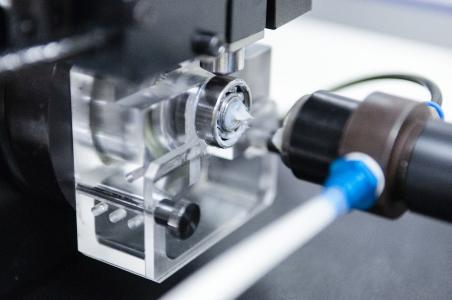 Messung der Geräuschklasse von Schmierfetten nach SKF Be-quiet-Standard im BECHEM Technikum