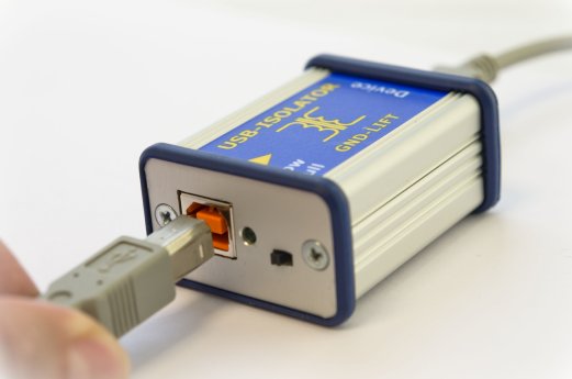 USB-ISOLATOR-PRESSEPHOTO1.jpg