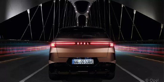 ROEMC_Opel-Grandland_NeuerOpelGrandlandElectric1_20250422_15x8cm_300dpi-03c89929.webp