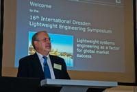 Ausrichter des 16. Internationalen Dresdner Leichtbausymposiums war Prof. Dr.-Ing. habil. Werner Hufenbach, Direktor des Instituts für Leichtbau und Kunststofftechnik der Technischen Universität Dresden