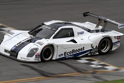 Der mit einem Ford EcoBoost-Motor angetriebene Daytona Prototyp (DP) des Michael Shank Racing-Teams mit der Startnummer 14 setzte auf Continental-Rennreifen mit einer Rundenzeit von 40,364 Sekunden (222,971 mph) einen neuen Rekord für die schnellste Einzelrunde in Daytona
