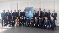 Die chinesische Delegation und Vertreterinnen und Vertreter der HSB
