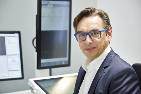 Dr. Thomas Wenzel