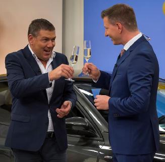 Der Hammer: 10 Autos in 10 Sekunden