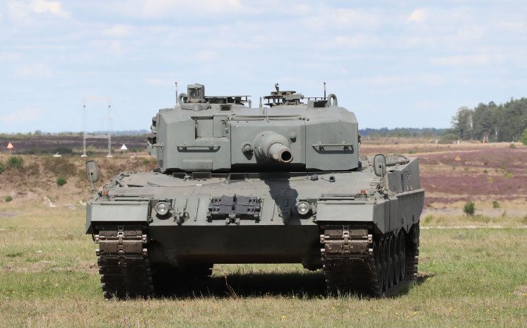 Leopard 2A4.jpg