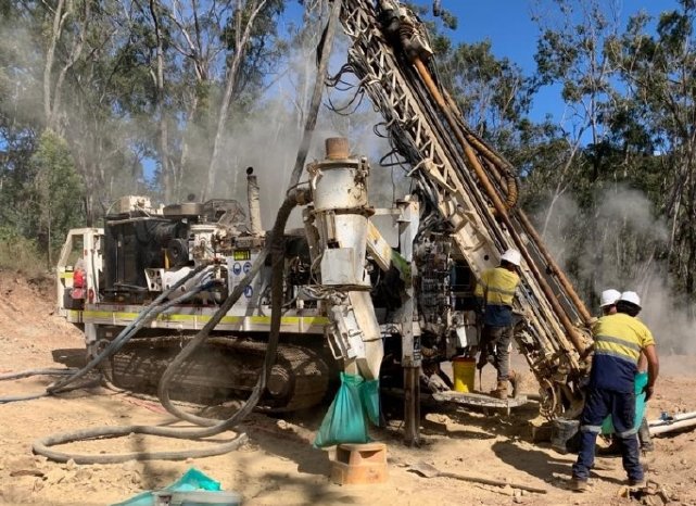 Queensland Gold Hills - Durock Drilling Pty aus New South Wales bei Bohrungen auf dem Projekt Bi.jpg