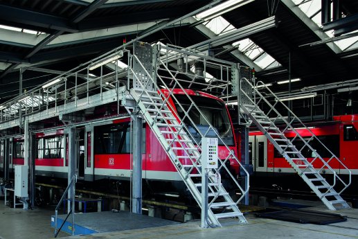 Stationärer_KRAUSE_Dacharbeitsstand_zur_Wartung_von_Zügen_CMYK300.jpg