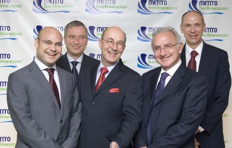 v.l.n.r.: Rami Ghandour, Executive Director, Metito Utilities Uwe Wiegand, Direktor Business Development, BWI Dieter Ernst, CEO BWI Mutaz Ghandour, CEO Metito Bob Smith, Development Manager Metito Berlinwasser Limited