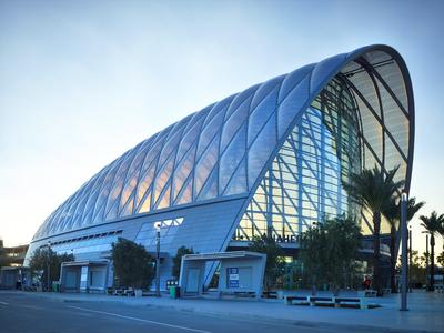 The exterior shell of the three-storey ARTIC building consists of 160 three-layer inflated film cushions mad from 3M Dyneon Fluoroplastic ETFE / Copyright: John Linden