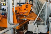 Leaf folding device