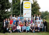 40 junge Menschen haben am Montag bei der HARTING Technologiegruppe ihre Ausbildung beziehungsweise ihr Duales Studium begonnen. Insgesamt sind bei dem Espelkamper Familienunternehmen nun 115 Auszubildende und Studenten in 17 verschiedenen Berufsbildern beschäftigt. Das ist eine neue Rekordzahl. 40 junge Menschen haben am Montag bei der HARTING Technologiegruppe ihre Ausbildung beziehungsweise ihr Duales Studium begonnen. Insgesamt sind bei dem Espelkamper Familienunternehmen nun 115 Auszubildende und Studenten in 17 verschiedenen Berufsbildern beschäftigt. Das ist eine neue Rekordzahl.