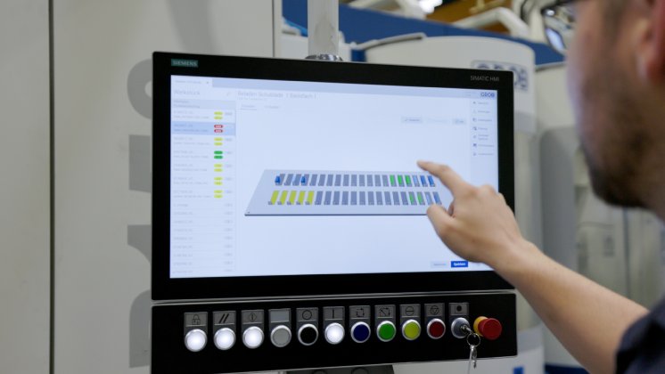 Timeline 1.00_02_22_03.Standbild007.jpg