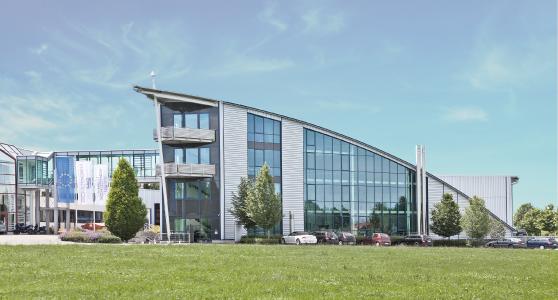 Studierende der Dualen Hochschule Baden-Württemberg (DHBW) können den praktischen Teil des Studiums "Bachelor of Engineering – Maschinenbau" bei Hans Schröder Maschinenbau absolvieren (Bildquelle: Schröder Group)