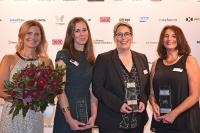 auenpower bei der Verleihung des CIO des Jahres am vergangenen Donnerstag in München (v.l.): Moderatorin Kathrin Müller-Hohenstein, Julia Marhan (B. Braun Melsungen AG), Jutta von Mikusch-Buchberg (Premium AREOTEC) und Brigitte Falk (Cronimet), IDG/Foto Vogt