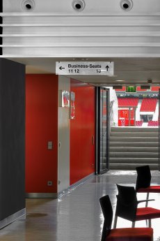 2010_9_CAPAROL duckek Mercedes Benz Arena 1280_77_79.jpg