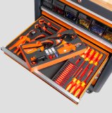 Werkzeuge lassen sich dank passgenauer Schaumstoffeinlagen übersichtlich und sicher in den Schubladen verstauen