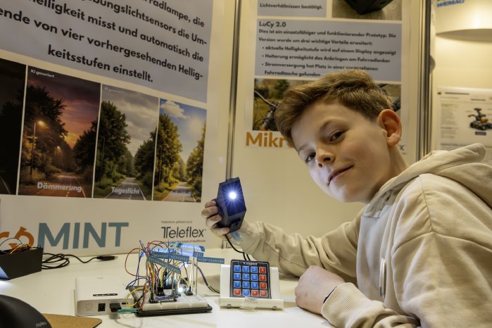 PM_WE26_12_Jugend forscht junior_Technik_Foto WEMAG Stephan Rudolph-Kramer_184A2069.jpg