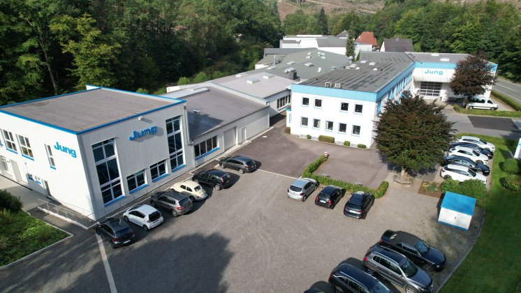Außenansicht Jung GmbH & Co. KG.jpg