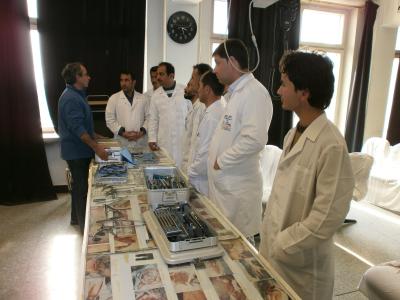 Dr. Azim Mosafer (li.) bildet Ärzte in Afghanistan weiter, auch aus Weimar über die TecArt Software