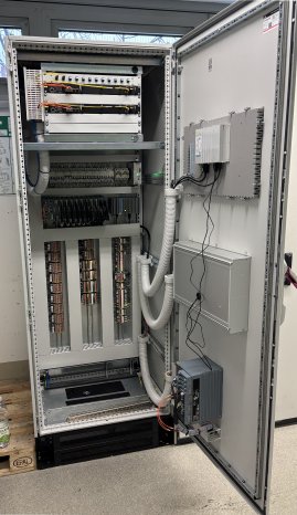 PM_Weidmüller_Elatec_Substation Line Switches im Server.jpg