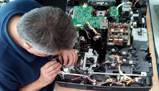 Beamerreparatur haucht jedem Beamer wieder leben ein dank einzigartigem Service