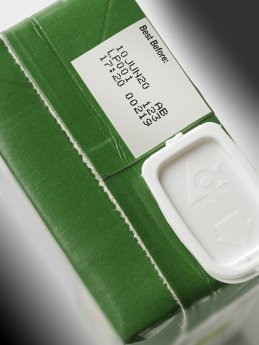 LINX_CJ_Codierte_Tetrapak_Verpackung_Milch_Saft_sw_01.jpg