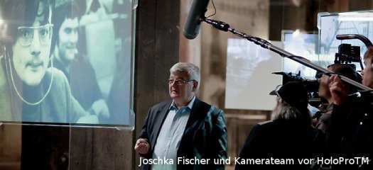 Joschka_Fischer_und_Kamerateam_vor_HoloProTM-klein[1].jpg