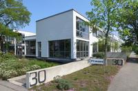 Mehr Raum für Expansion: PI miCos bezieht den neuen Erweiterungsbau des Firmensitzes in Eschbach bei Freiburg