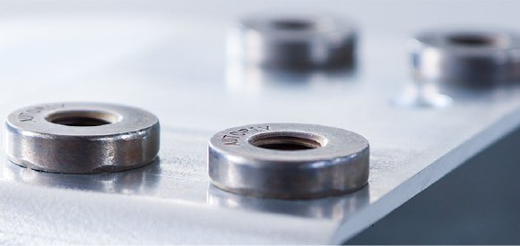 Einpressmutter-Scheibe-Kombination, hochfeste Verbindung in geschlossenen Profilen
