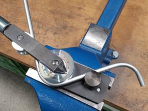 Clamp and bend to the required angle: it’s that simple with the Stauff manual tube bender