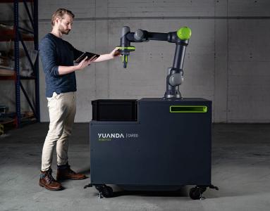 Cobot Yu ist einfach mit der Hand zu bedienen