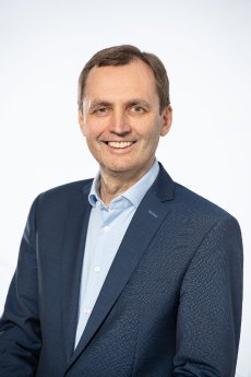 Andreas Penz_ab 01.01.2023 CEO Laser Sources Group.jpg