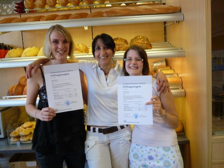 04_Fachverkäuferin_Lebensmitelhandwerk_Bäckerei_2010_BaE_Prüfungsbeste_hol_2.jpg