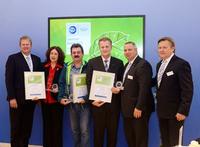 : Die Gewinner des GreenFleet®-Awards: Roland Vogt, TÜV SÜD Auto Service GmbH, Dr. Monika Griefahn, AIDA Cruises, Uwe-Karsten Abraham, Vaude Sport GmbH & Co. KG, Helge Raddatz, Hamburg Wasser, Arnd Martin, FleetCompany, sowie Bernhard Kerscher, TÜV SÜD Auto Service GmbH : Die Gewinner des GreenFleet®-Awards: Roland Vogt, TÜV SÜD Auto Service GmbH, Dr. Monika Griefahn, AIDA Cruises, Uwe-Karsten Abraham, Vaude Sport GmbH & Co. KG, Helge Raddatz, Hamburg Wasser, Arnd Martin, FleetCompany, sowie Bernhard Kerscher, TÜV SÜD Auto Service GmbH