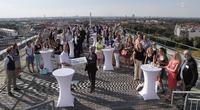 Partner, Kunden und Freunde gratulierten hoch über den Dächern Münchens zum 15. Jubiläum