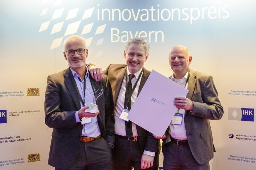 sgr_innovationspreis-bayern_gruppenbild_copyright-kim-pottkaemper.jpg