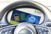 Das HDT-Seminar „Risk Management Batterietechnik im Elektrofahrzeug“ soll Teilnehmenden aus Risikobewertungsabteilungen, Wirtschaftsprüfungsgesellschaften, Banken und Leasinggebern sowie Politik dabei helfen, die Komplexität von Batteriesystemen und mögliche resultierende Risiken besser zu verstehen. Außerdem werden Wege aufzeigt, den Markt für die Batterieindustrie und die nachgelagerte Elektromobilität zielsicher und risikoarm auszubauen.