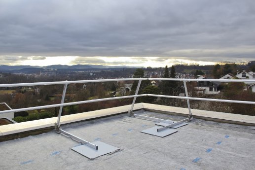 6 beide Handläufe und Kniestäbe da.jpg