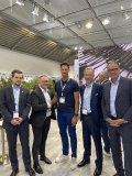 Sopowerful Co-Founder Stefano Cruccu (middle) with Stäubli Renewable Energy VP Matthias Mack (2dn on the left), Olivier Haldi, Head of Marketing Stäubli Renewable Energy (1st on the left), Gerald Vogt, CEO Stäubli Group (2nd from the right), Franco Delvecchio, EP Stäubli Electrical Connectors (1st from the right)