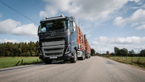 1860x1050-08A9704-FH16-timber-truck.jpg