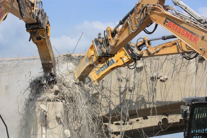 Epiroc HB 4100 Mittellandkanal.JPG