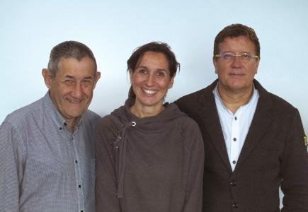 Prof. Aaron Lerner, Dr. Sandra Neidhöfer and Dr. Torsten Matthias received the Best Review Paper Award 2018