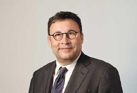 Verleger Frank-B. Werner erweitert die Jury des Wettbewerbs "Jugend wirtschaftet!"